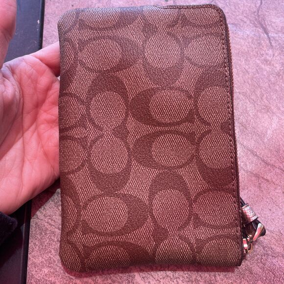 Coach Women's Corner Zip Wristlet In Pouch, Small - Khaki Gold - Picture 3 of 7